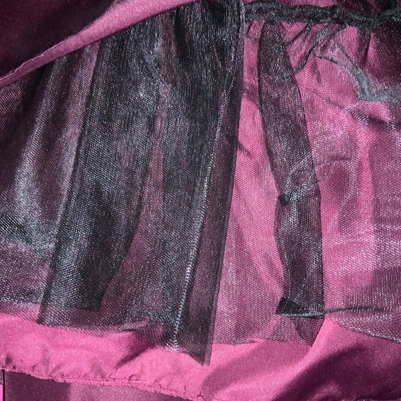 David’s Bridal burgundy satin formal prom dress 12 ruched waist boning crinoline - Picture 7 of 7